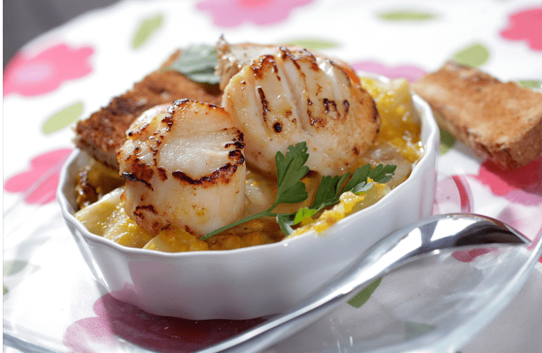 Scallops in saffron sauce with endive Scallops in saffron sauce with endive