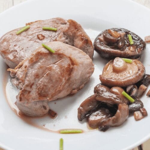 Skillet sirloin with mushrooms