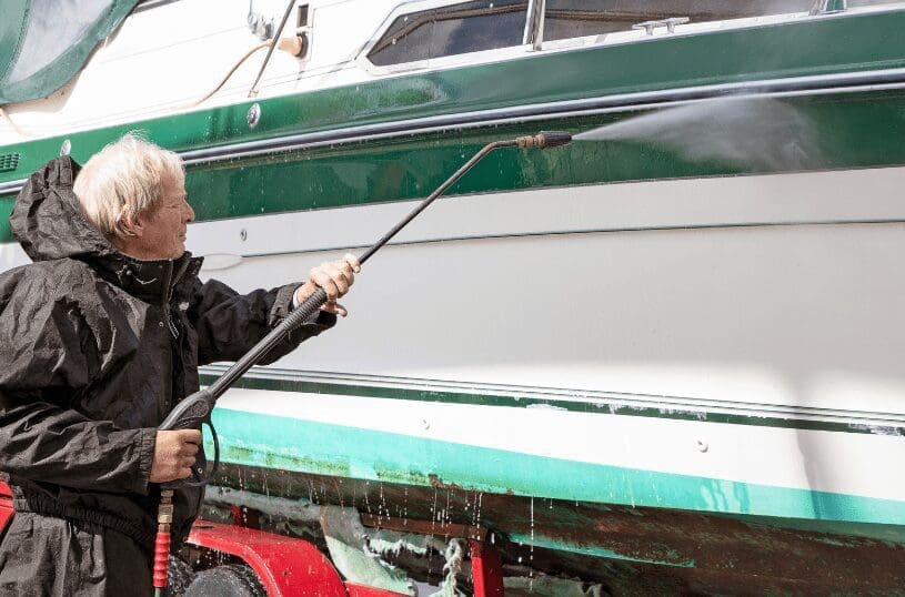 Pressure washing Boat Pressure washing Boat